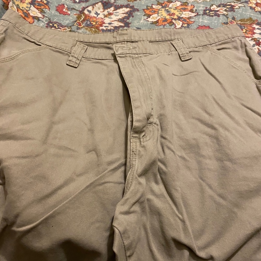 Mens Wrangler khaki 38 x 30. Very good condition.